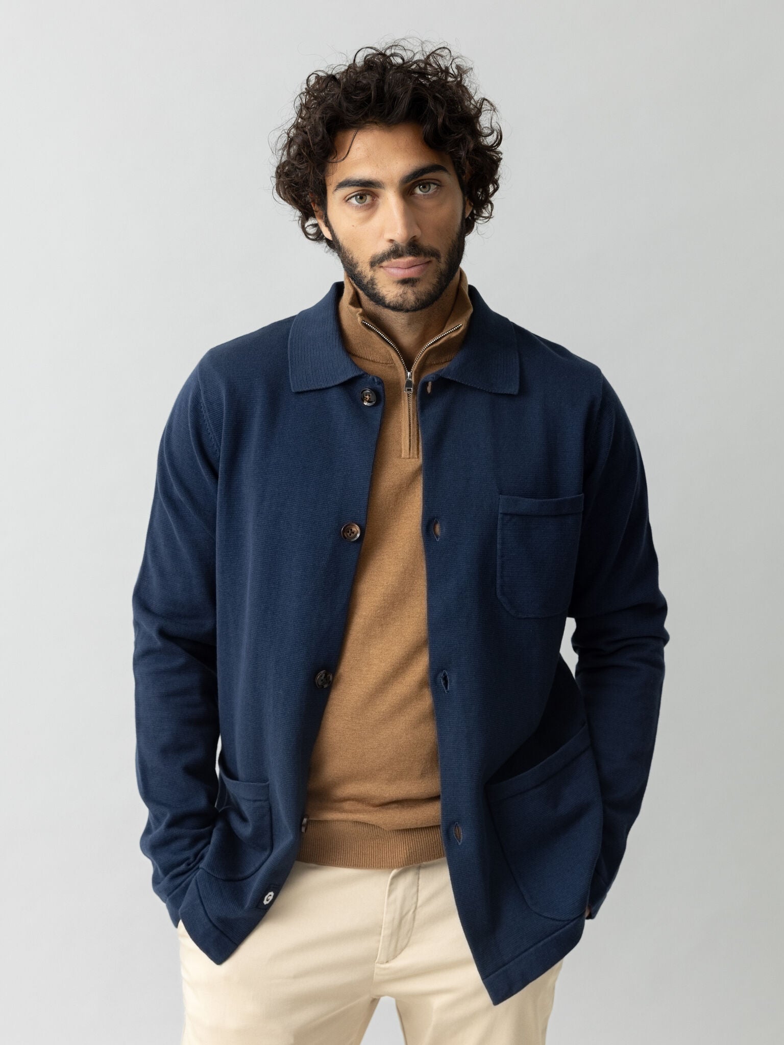 Modelshot / Navy / Detail